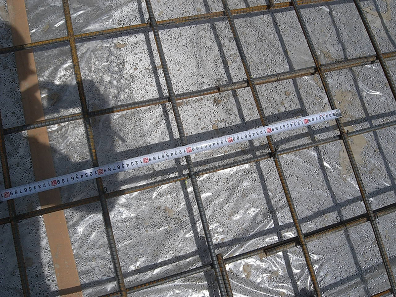 鉄筋の間隔を測量